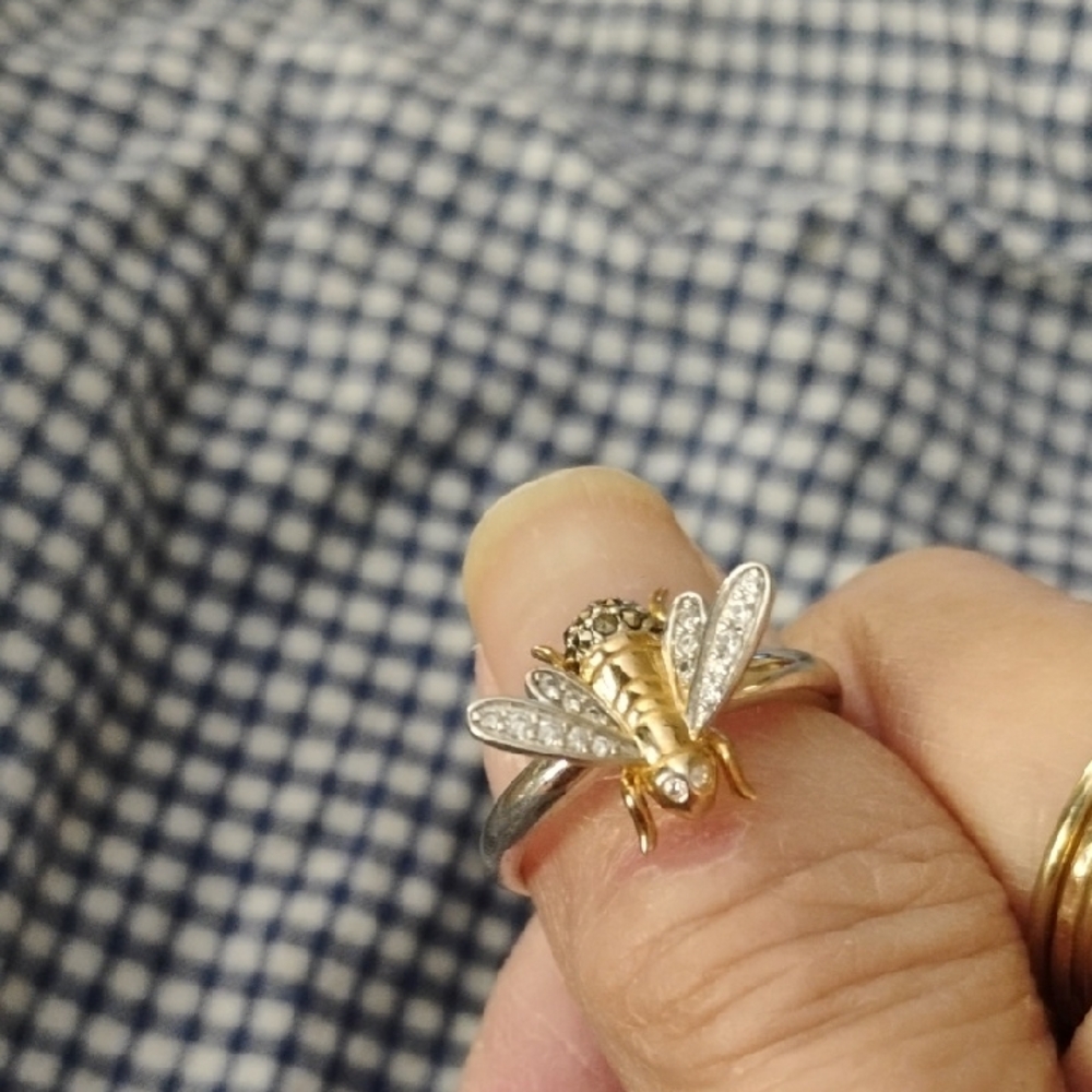 Source Unknown Gold and Silver Bee Ring